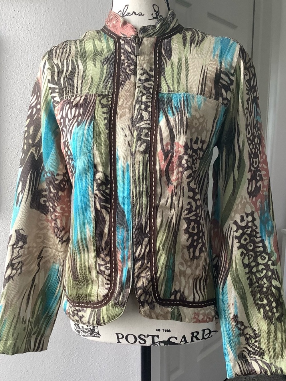 Multicolor Printed Stand-Collar zippered Jacket